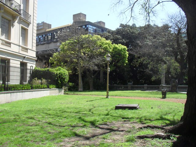 Plaza Luis Federico Leloir
