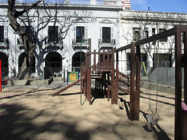 Plaza Rafael Hernandez