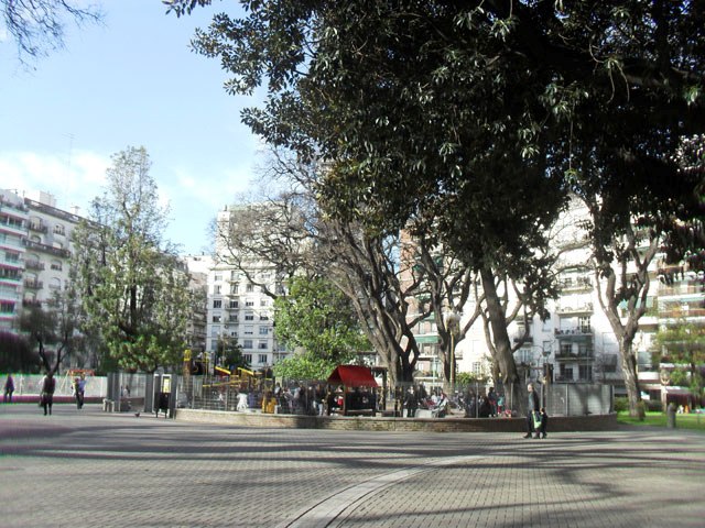 Plaza Vicente Lopez y Planes