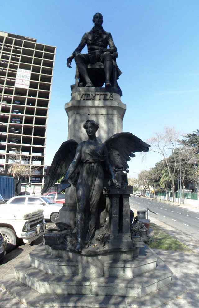 Cantero monumento a Vieytes - Barracas